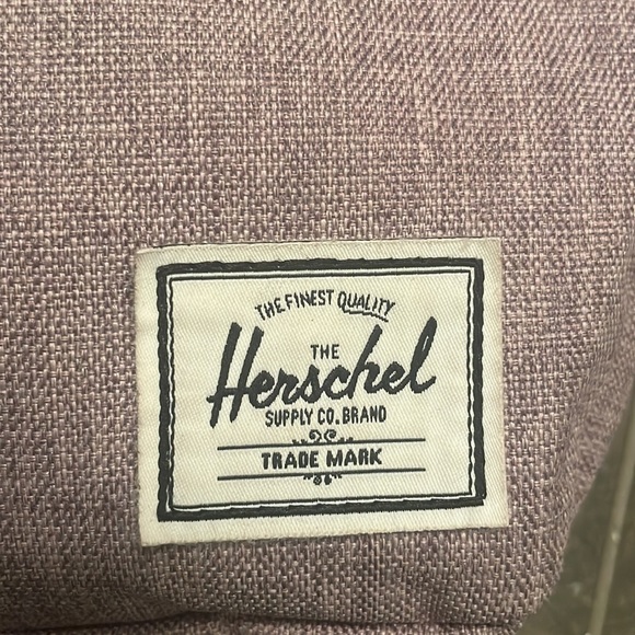 Herschel 15 Hip Bag - Picture 2 of 6